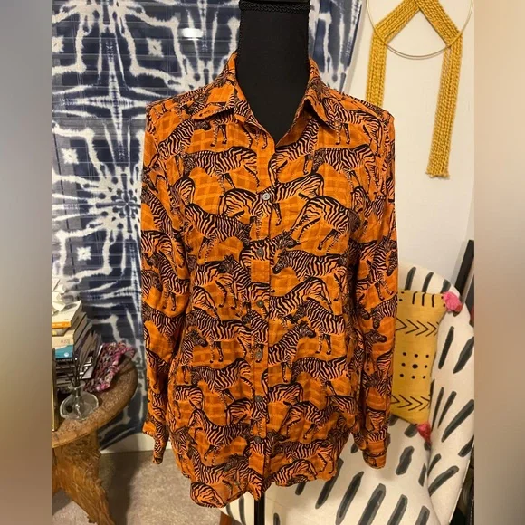 Women’s Jane & Delancey Orange Plaid Button Down with Zebras Whimsical Sz M 🧡🦓 - Picture 1 of 7